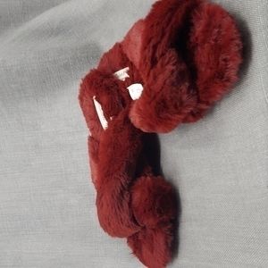 NWOT Women's Crisscross Scuff Slippers in Recycled Faux Fur Size 7